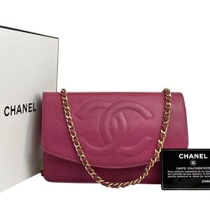 Chanel
Caviar Leather Wallet on Chain
c. 2010s